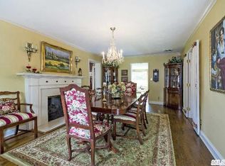 29 Atkinson Rd, Rockville Centre, NY 11570