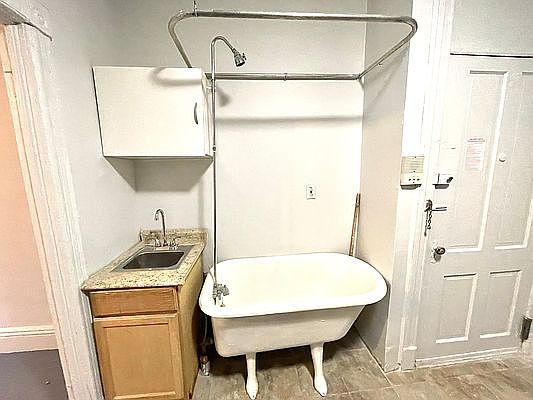 5th image of 165 E 99th St #7