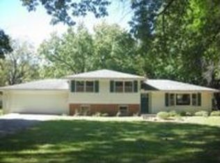 1103 Riverview Rd, Sterling, IL 61081