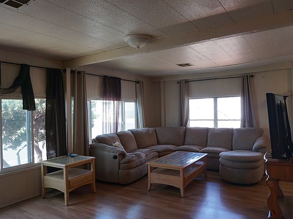 3rd image of 1010 E Bobier Dr Space 200