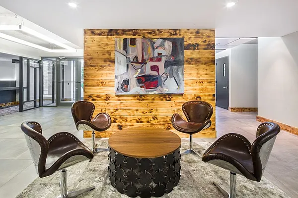 Rented by Greystar | media 19