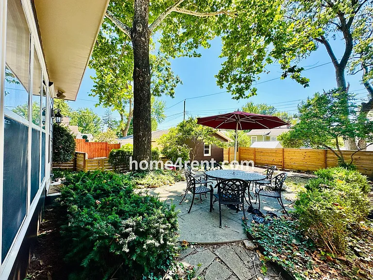 211 W 66th St — Photo 39