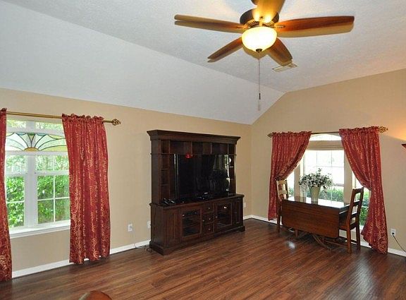 5th image of 2204 Breezeway Bend Dr