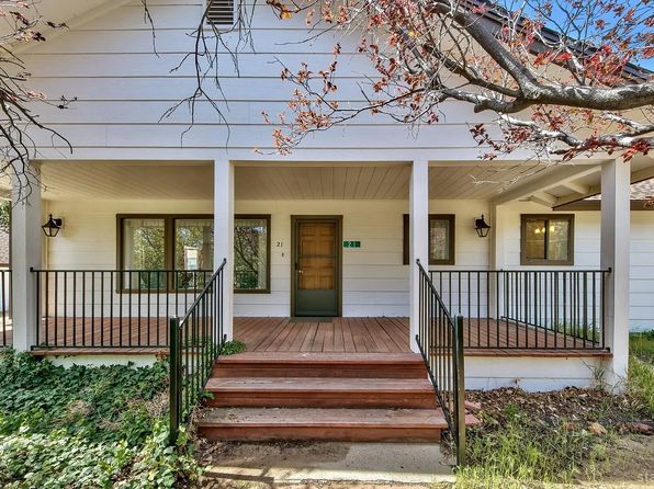 21 Pine Ave