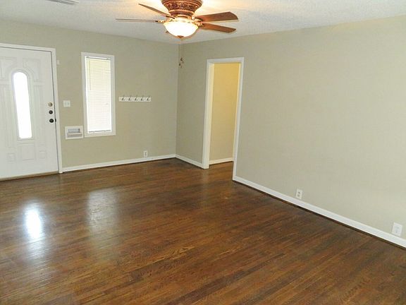2nd image of 3211 33rd St