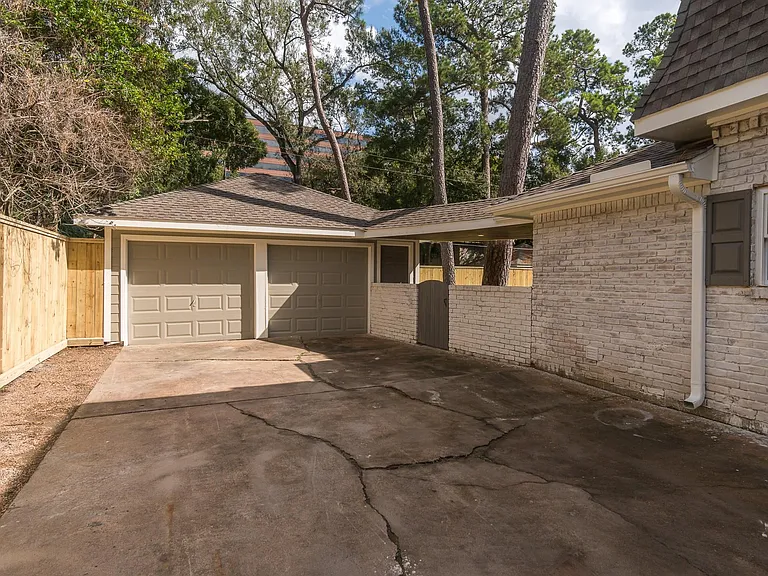 726 Thistlewood Dr — Photo 30