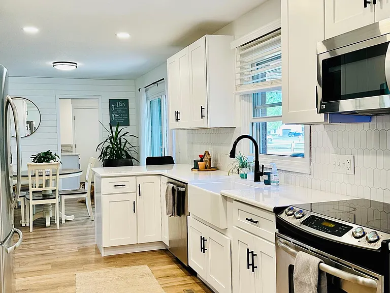 8 Applewood Ct W — Photo 5