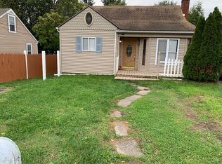 6 Pennock Rd, Poughkeepsie, NY 12603