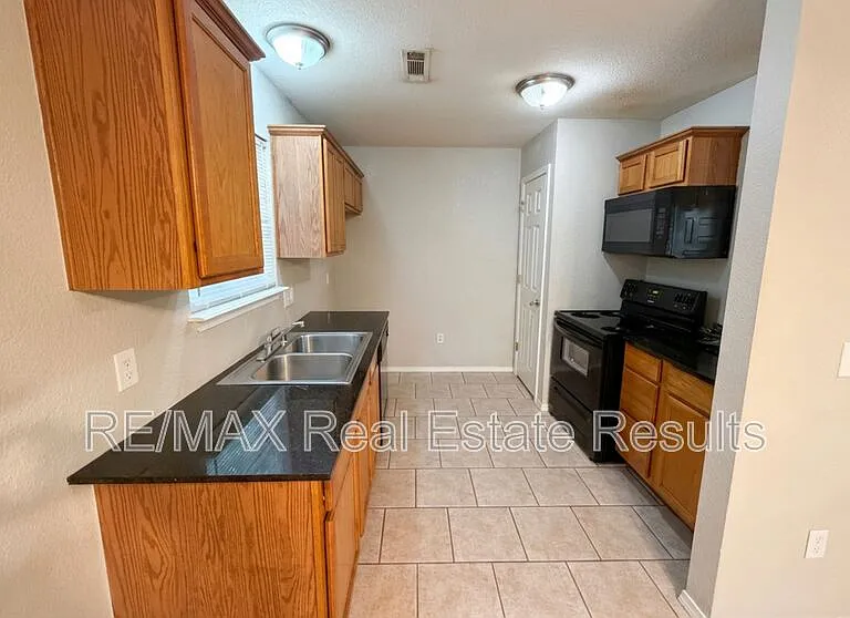 5 Dolphin Ln — Photo 6