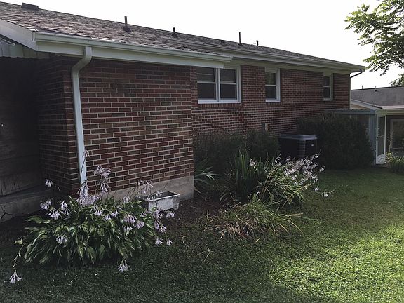 2nd image of 555 Ventura Cir