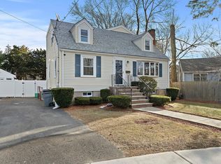 80 Grogan Ave, Quincy, MA 02169
