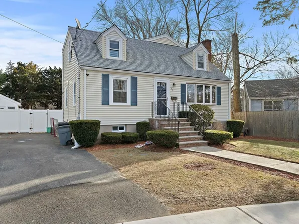 80 Grogan Ave, Quincy, MA 02169