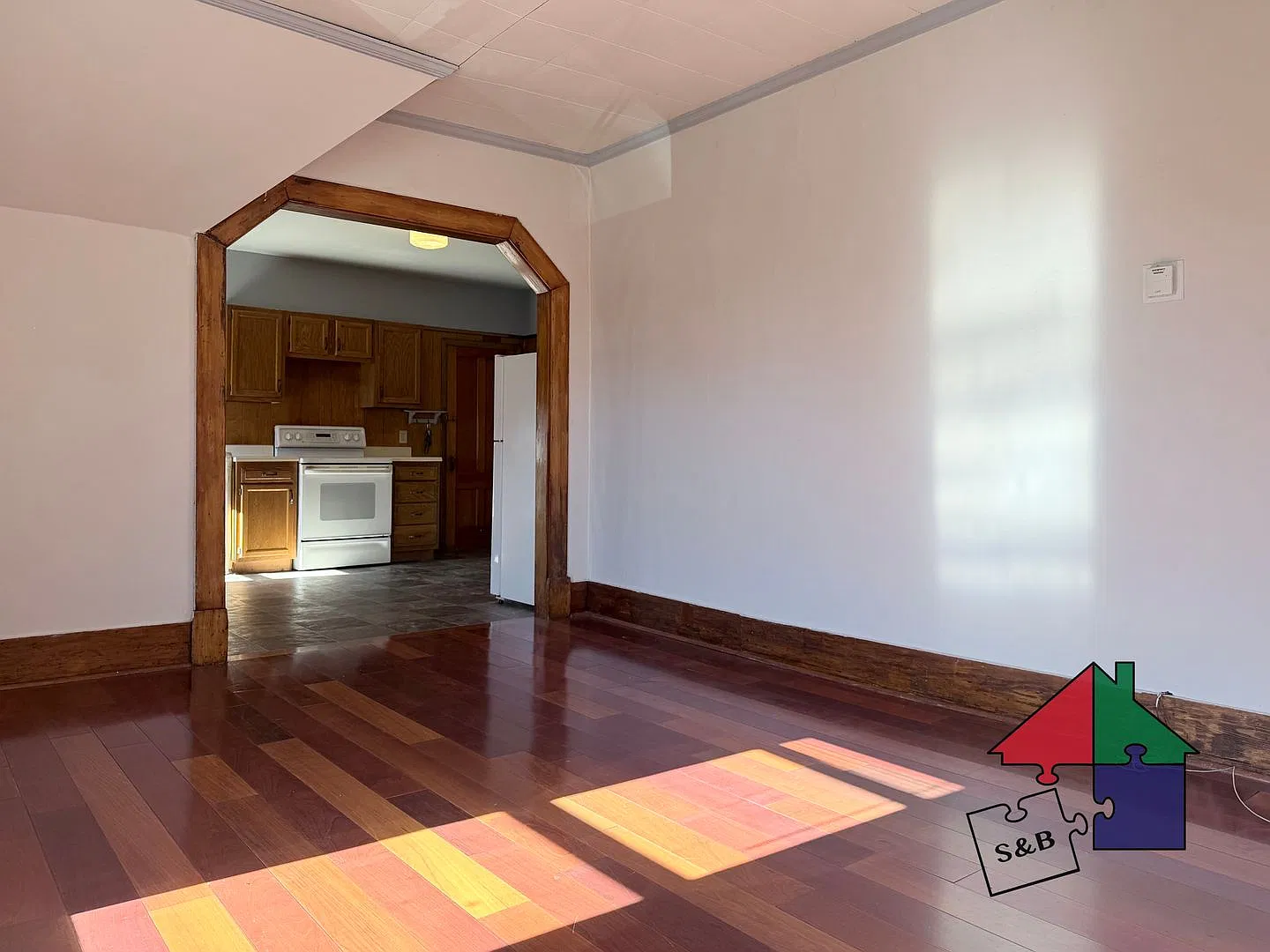19 College St — Photo 1