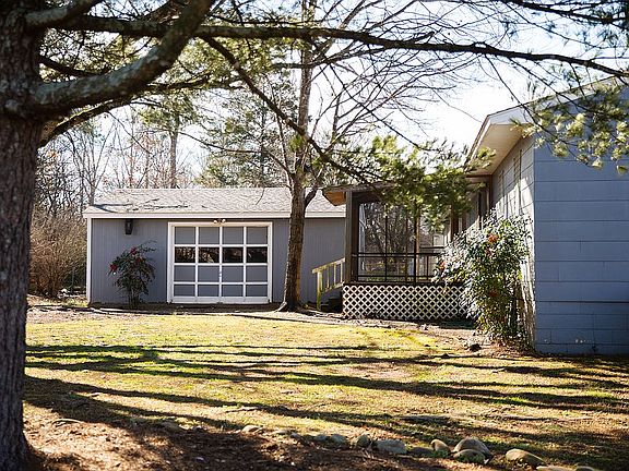 5th image of 156 Linda Ln