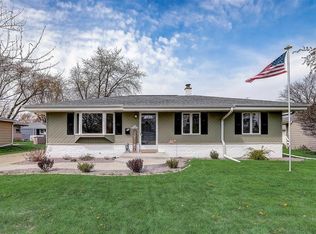 N82W14692 Oxford St, Menomonee Falls, WI 53051