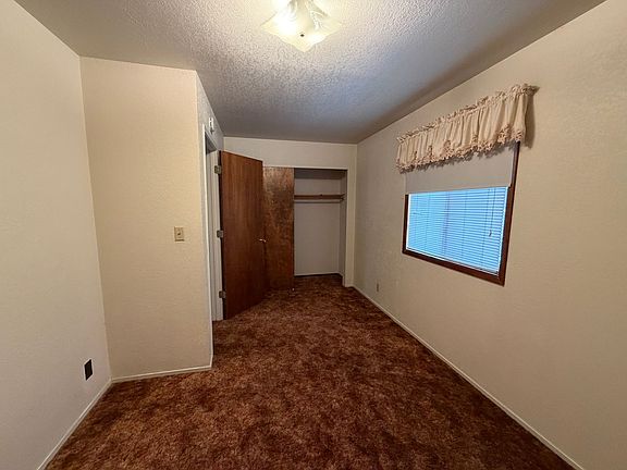 5th image of 1247 Sierra Blvd