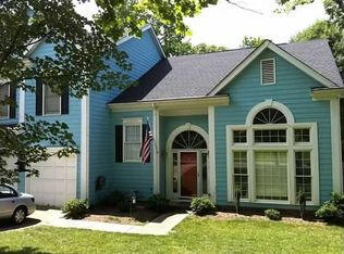 3239 Crescent Knoll Dr, Matthews, NC 28105