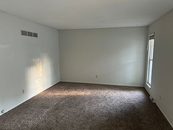 3rd image of 505 NE Grand Ave