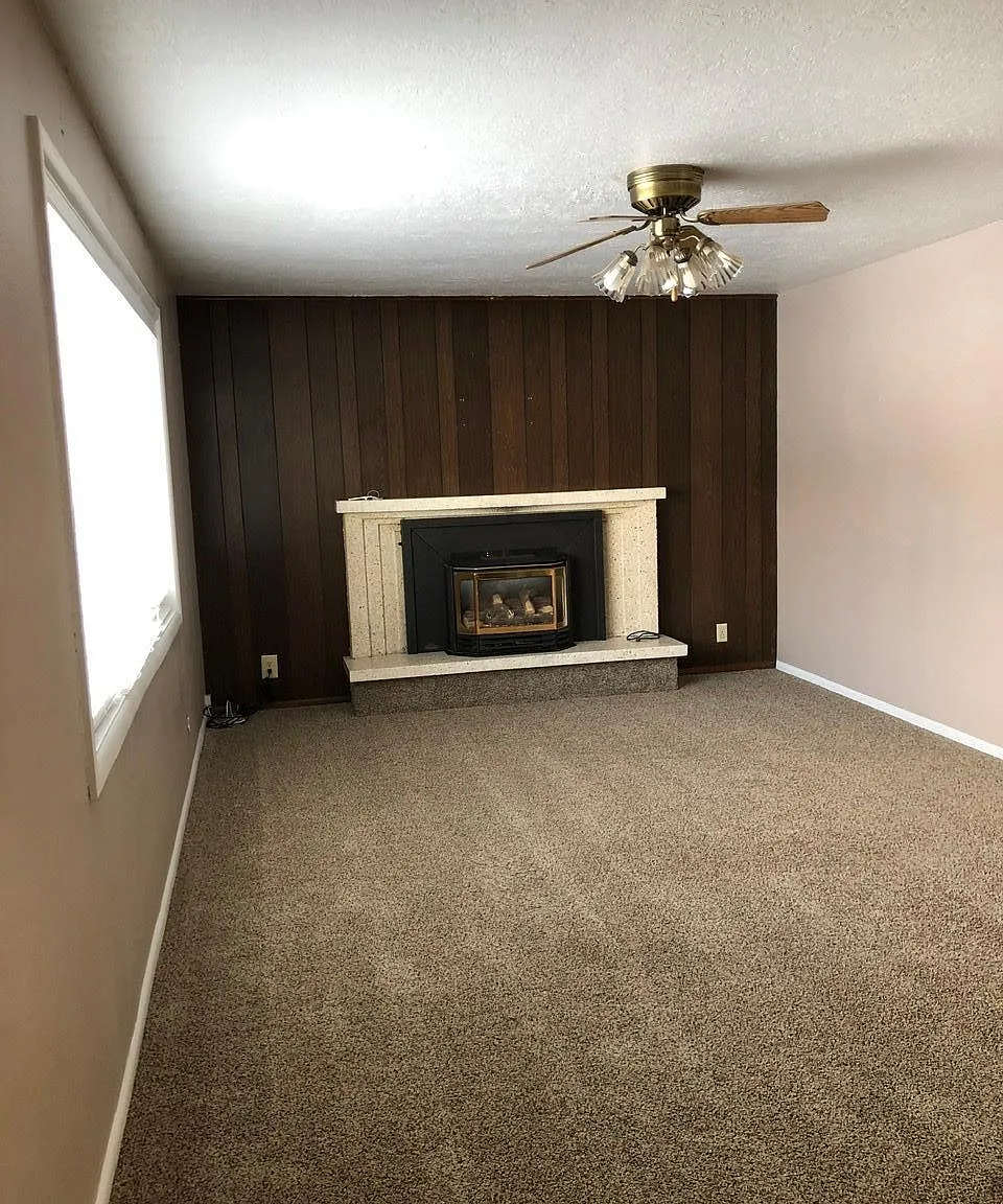 4 bed, 1834 sqft, $2,050 — Photo 2