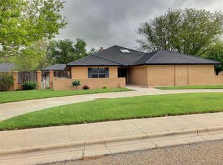 1811 NE 2nd St, Dumas, TX 79029