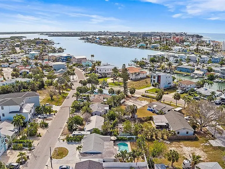 14024 N Bayshore Dr — Photo 46
