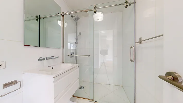 Rented by Bond New York | media 52