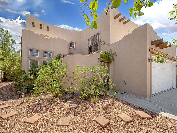 2nd image of 1312 Desierto Azul Dr
