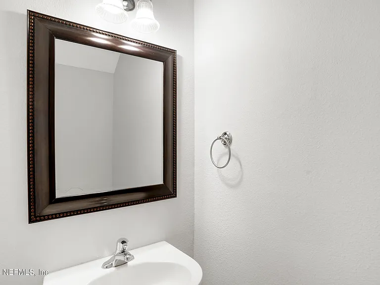 13305 Solar Dr — Photo 16