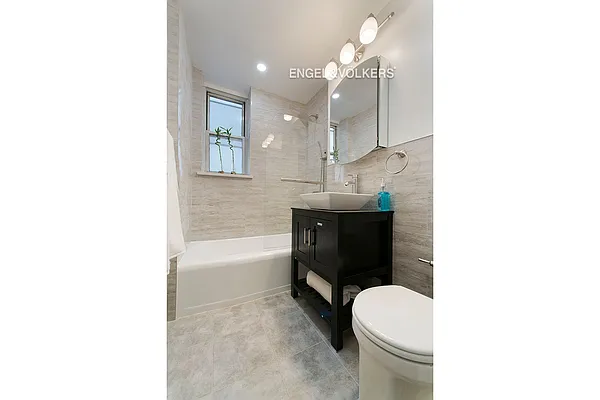 Sold by Engel & Völkers New York Real Estate | media 6