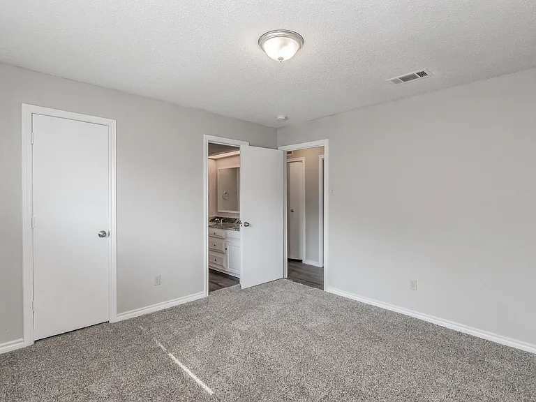3008 Apple Valley Dr — Photo 30