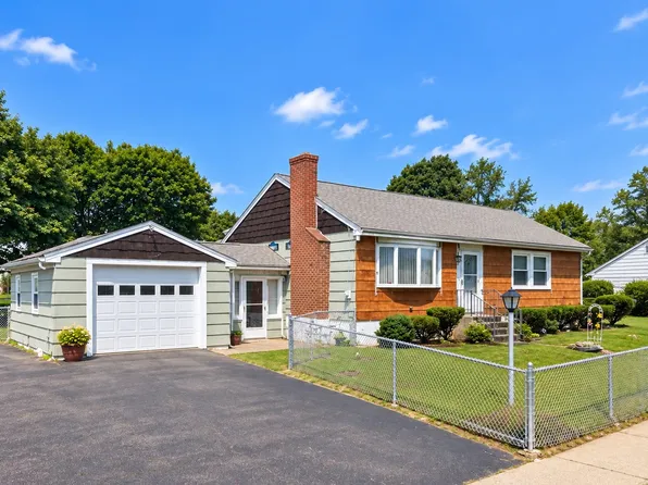 642 Rathbun St, Blackstone, MA 01504