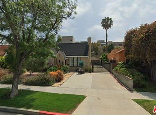 138 N Le Doux Rd, Beverly Hills, CA 90211