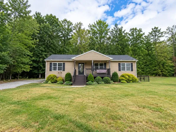 751 Dunivan Dr, Rustburg, VA 24588