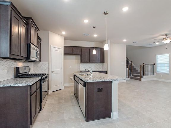 4th image of 186 Fairmont Dr