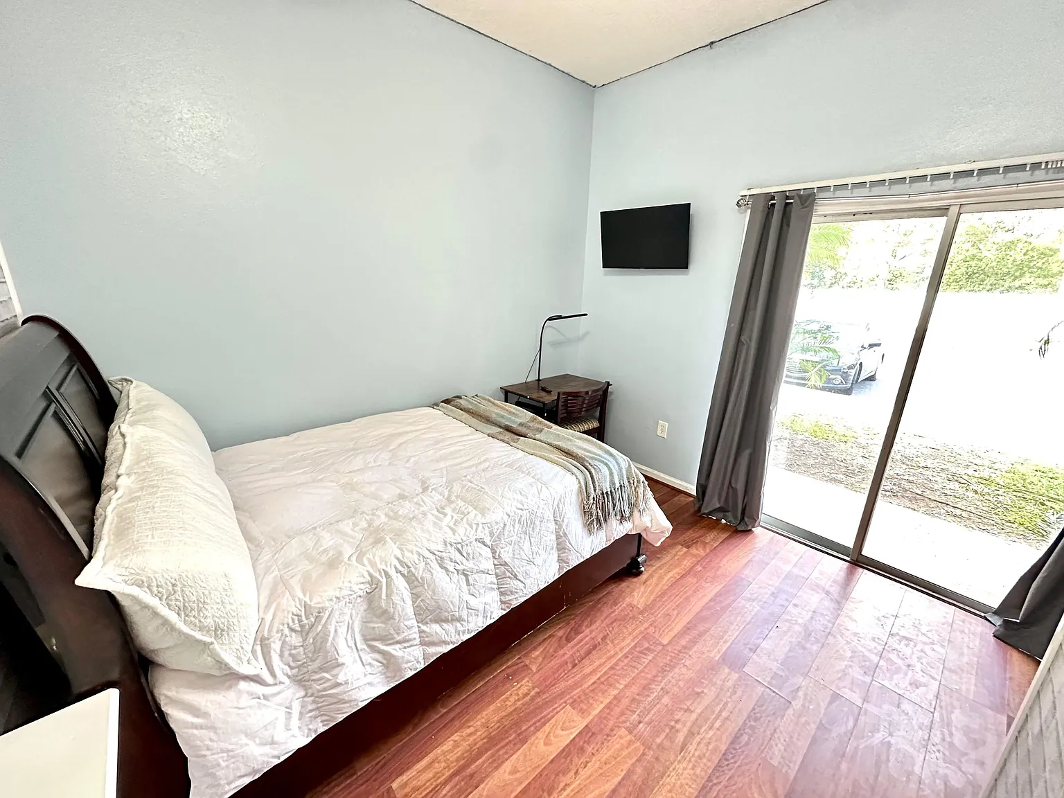 4 bed, 2.0 bath, 1155 sqft, $936 — Photo 2