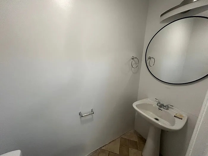 240 Jamil Rd #10 — Photo 13