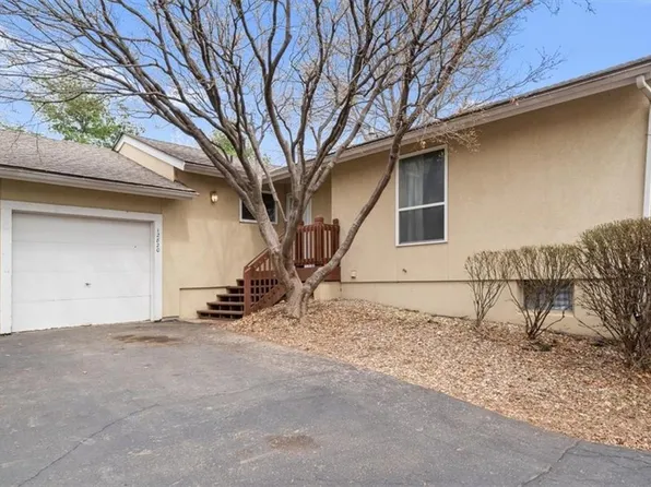 12820 W 109th St, Overland Park, KS 66210