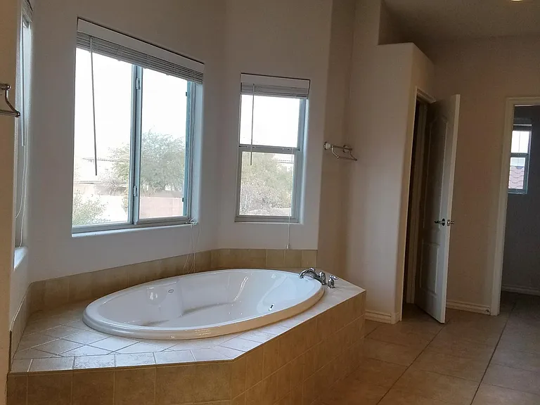 8046 Glimmerglass Ave — Photo 11