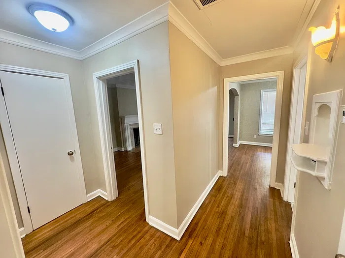 2 bed, 1.0 bath, 1200 sqft, $1,095 — Photo 2