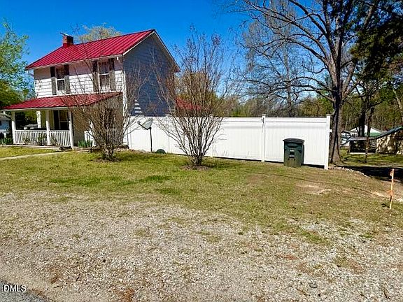 3rd image of 132 Buffalo Rd
