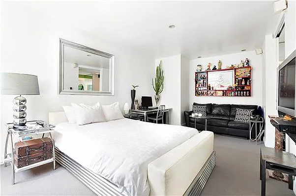 Sold by Bank Neary | media 11