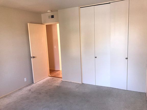 5th image of 924 Maria Ln
