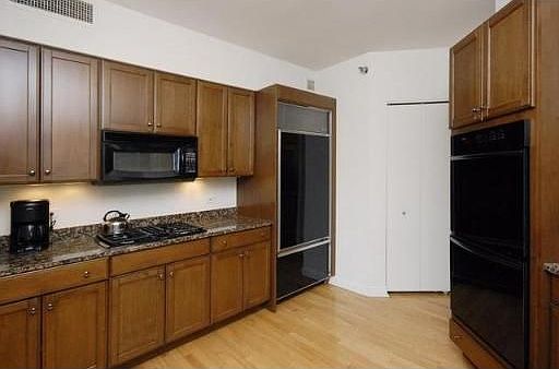 3rd image of 25 E Superior St APT 1405
