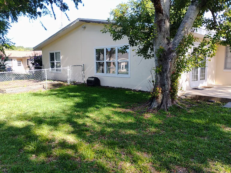 1067 York Way — Photo 31