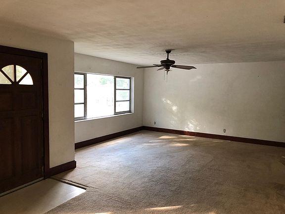 3rd image of 344 Knoll St