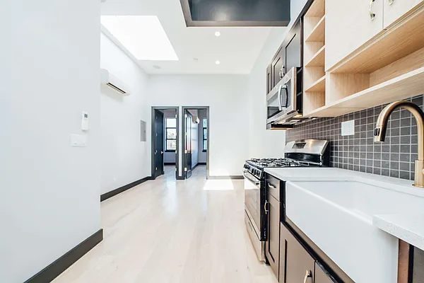 Rented by Nooklyn NYC LLC | media 4