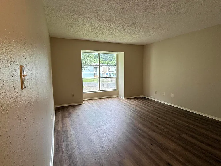 200 High Meadows Blvd #221 — Photo 5