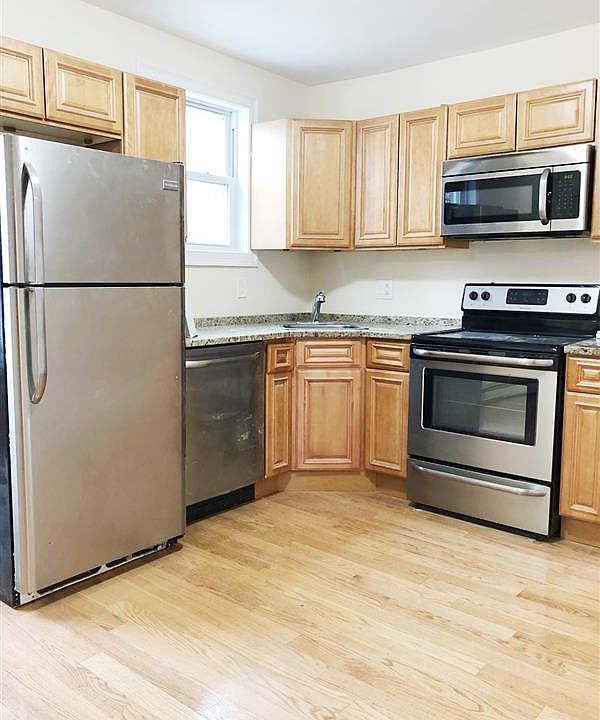 2nd image of 20 Nashua St