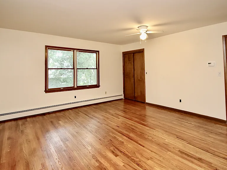 5-27 Dorothy St — Photo 8