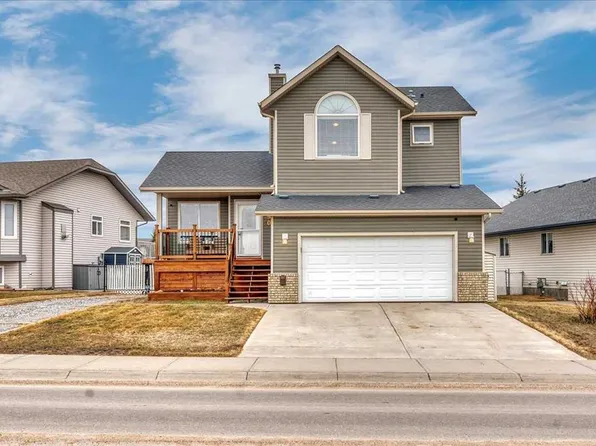 90 S Parklane Dr, Strathmore, AB T1P 1R2